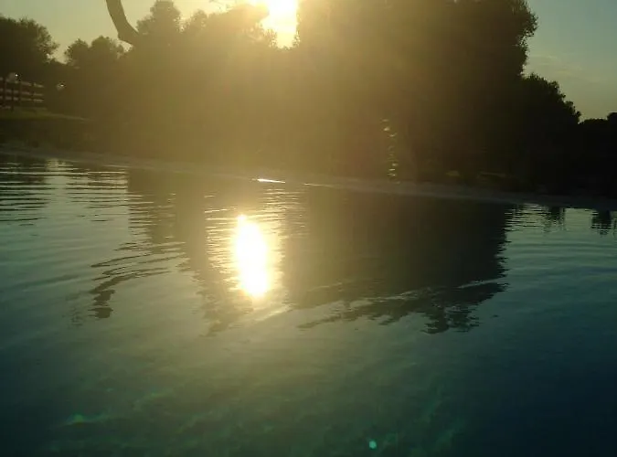 Charming In With Shared Pool *