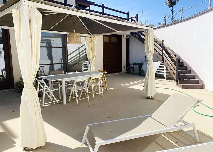 Charming In With Shared Pool Apartment *