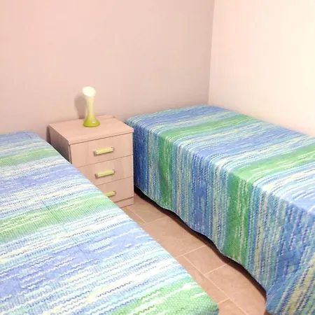Charming In With Shared Pool Apartment *
