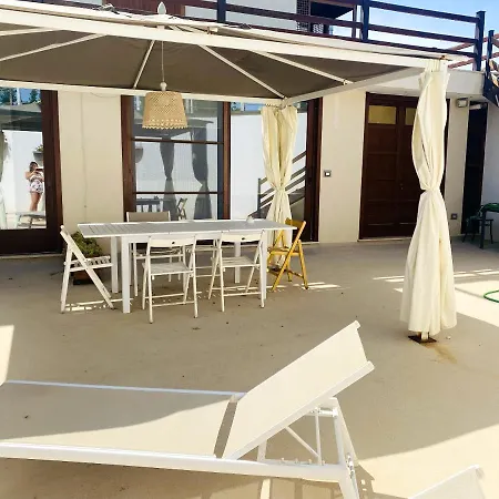 Apartmán Charming In With Shared Pool