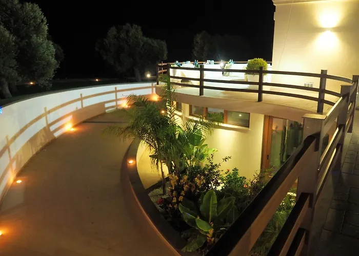 Charming In With Shared Pool *